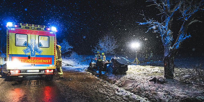 Unfall auf glatter Fahrbahn nahe Braunichswalde