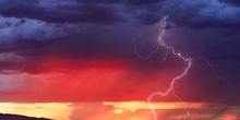 Gewaltige Gewitter mit Blutregen in Saharaluft