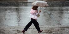 Sehr nass! Jeden Tag irgendwo Schauer und Gewitter