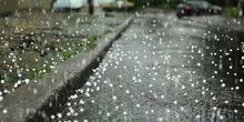 Hagel, Sturm und Starkregen in Gewitterzentren