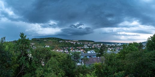 Donnerstag: Regional weiterhin Schauer und Gewitter