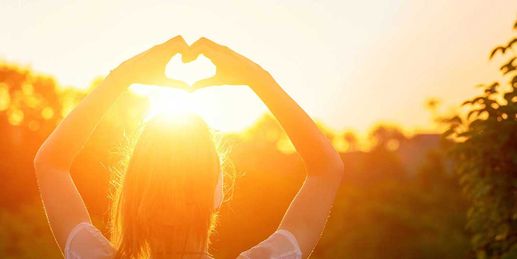 Zum Muttertag Sonne im Herzen und am Himmel