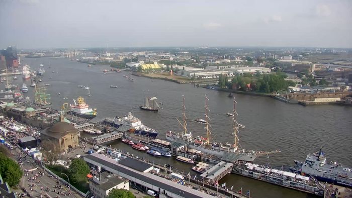 Hamburg  »Empire Riverside Hotel Webcam.