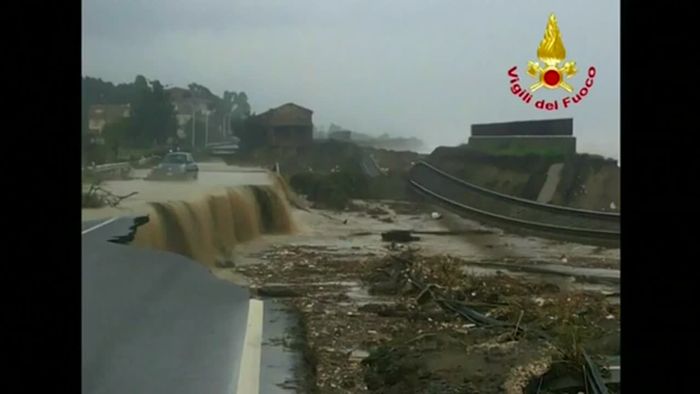 Sintflutartige Regenfälle! Schwere Schäden in Süditalien