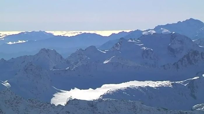 Elbrus-Gletscher in Russland - um rund 40 Prozent geschrumpft Elbrus-Gletscher in Russland - um rund 40 Prozent geschrumpft