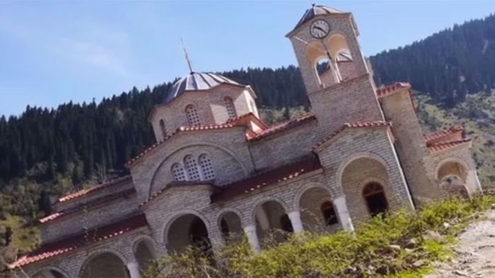 Dem Untergang geweiht: Griechisches Dorf rutscht ab