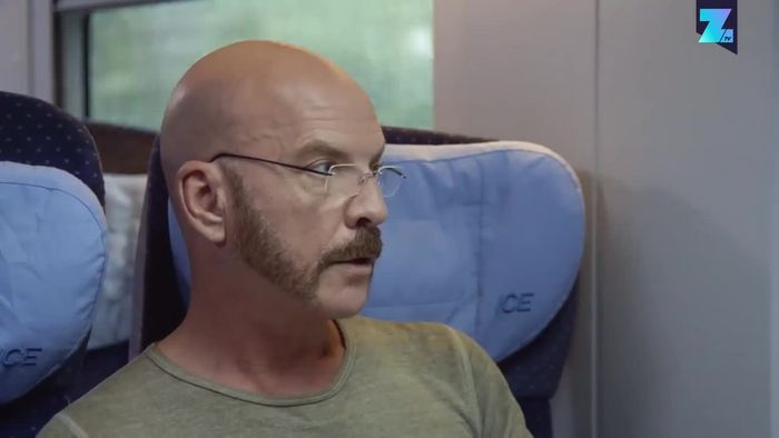 Neu verliebt: Bahn mit emotionalem Paar-Experiment