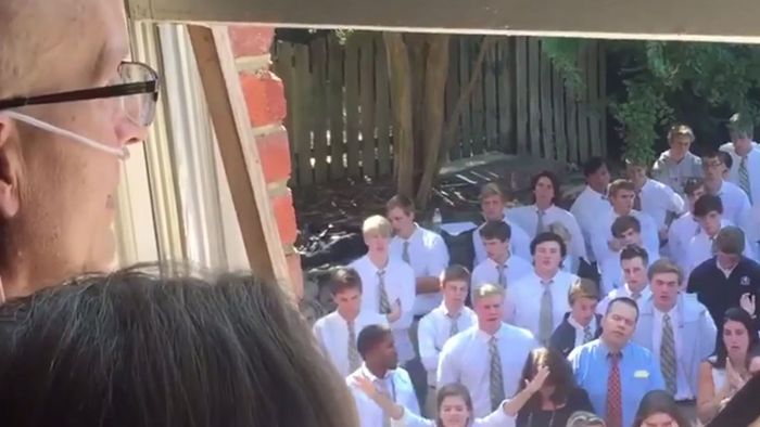 400 Schüler singen für krebskranken Lehrer