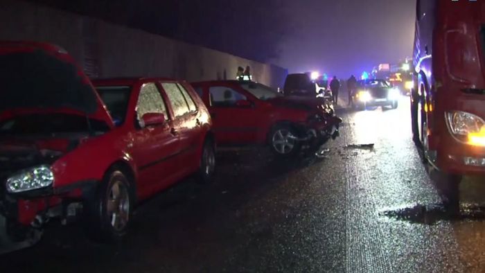 Blitzeis in NRW: Massenkarambolage auf A30