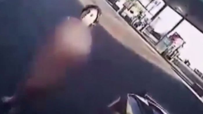 USA: Nackte Frau klaut Polizeiauto