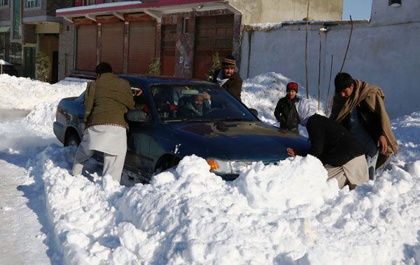 Schnee und Lawinen in Pakistan und Afghanistan