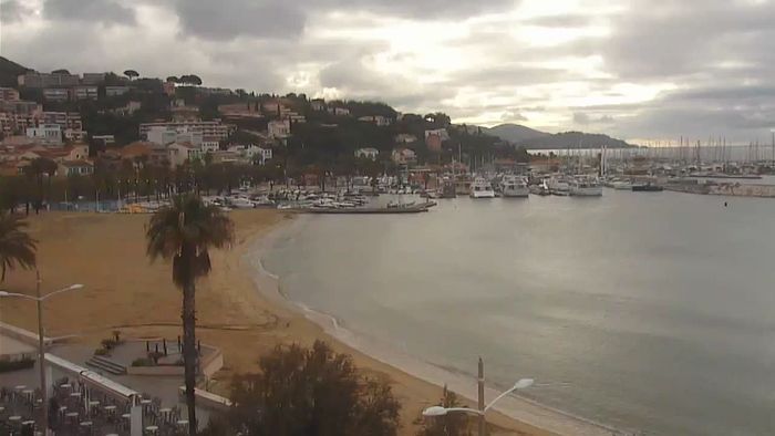 HD Live Webcam Le Lavandou - Côte d'Azur - Grand Plage Beau Rivage