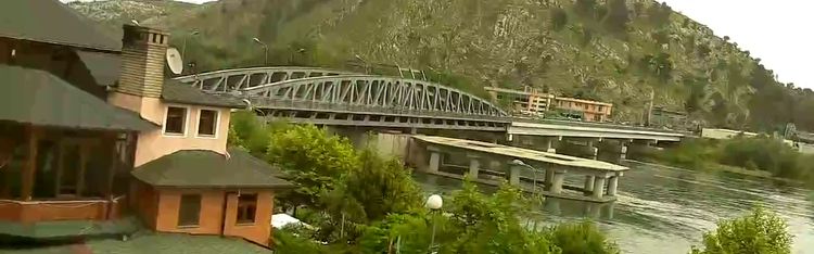 Livecam Webcam Shkoder - The Castle of Rozafa and the Buna River from the restaurant "Vellezerit Vataksi" Livecam Webcam Shkoder - The Castle of Rozafa and the Buna River from the restaurant "Vellezerit Vataksi"