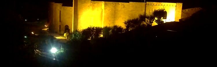 Livecam Webcam Kruja - The National Museum Skenderbeu from restaurant Bardhi Livecam Webcam Kruja - The National Museum Skenderbeu from restaurant Bardhi