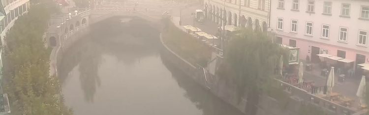 Livecam Webcam Ljubljana - Cankarjevo nabrežje and Triple Bridge Livecam Webcam Ljubljana - Cankarjevo nabrežje and Triple Bridge