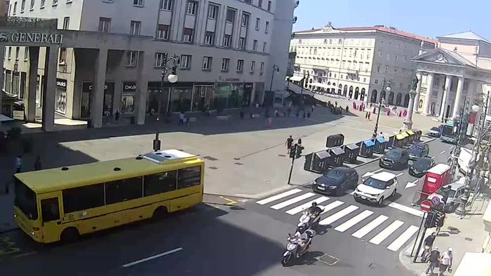 HD Live Webcam Trieste - Piazza della Borsa