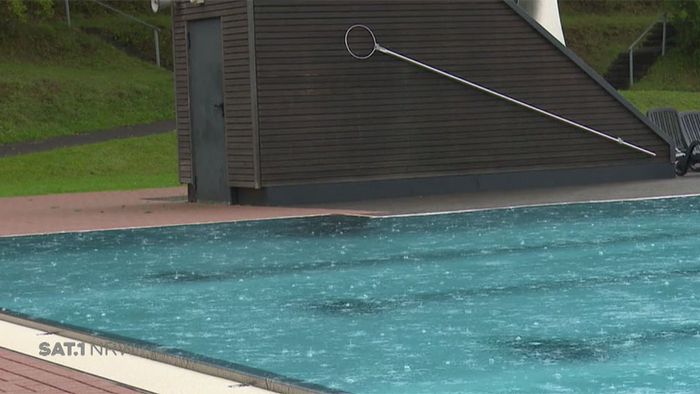 Super Sommer? Schwimmbadbetreiber in NRW genervt Super Sommer? Schwimmbadbetreiber in NRW genervt