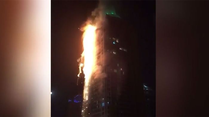 Großbrand in Dubai: Wolkenkratzer in Flammen Großbrand in Dubai: Wolkenkratzer in Flammen
