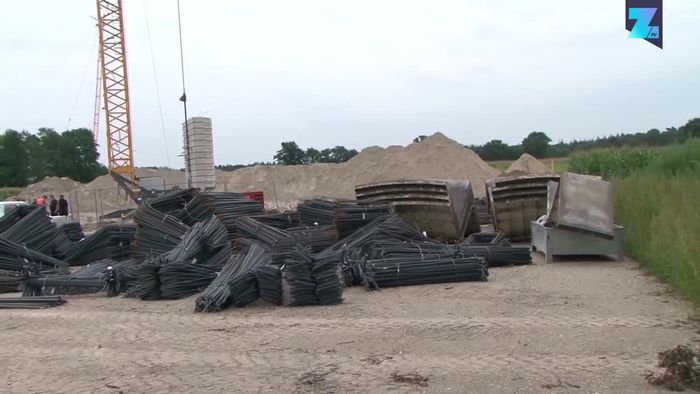 Tödlicher Unfall: Arbeiter von Betonpfeiler erschlagen