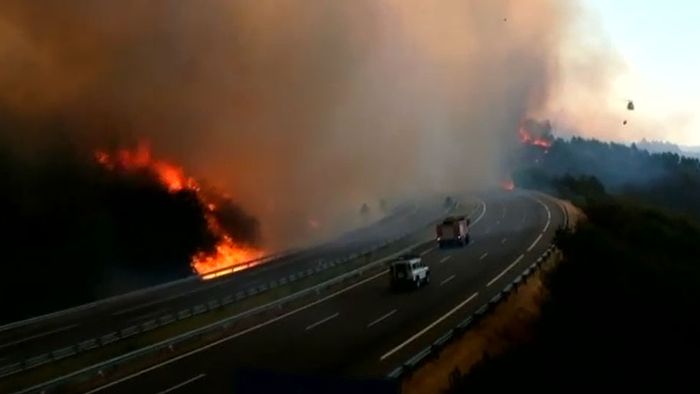 Waldbrände in Spanien: Autobahn gesperrt