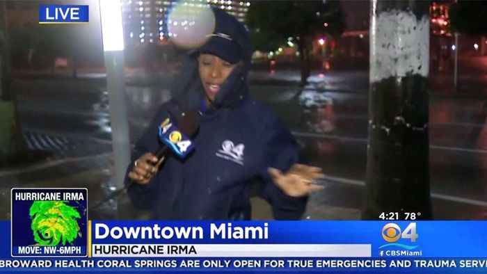 Hurrikan IRMA: TV-Reporterin beinahe weggeblasen