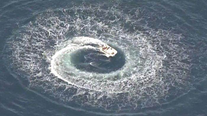 Gespenstisch: Boot fährt führerlos im Kreis - Besatzung tot