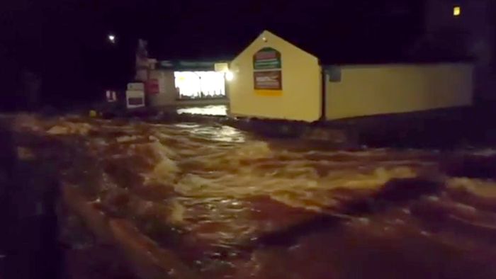 Heftige Überschwemmungen in Wales