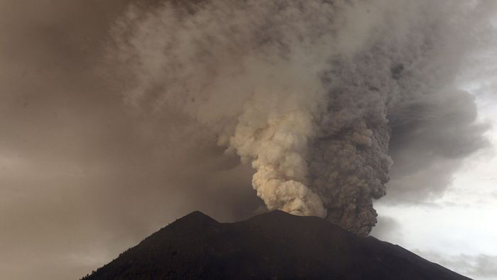 Höchste Alarmstufe auf Bali: Große Eruption steht unmittelbar bevor Höchste Alarmstufe auf Bali: Große Eruption steht unmittelbar bevor