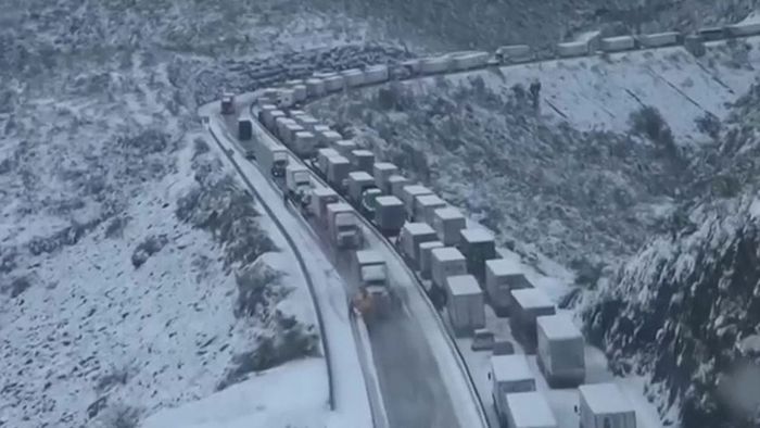 Wintereinbruch in Mexiko legt Verkehr lahm