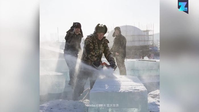 Märchenhaftes Spektakel: Stadt aus Schnee und Eis eröffnet