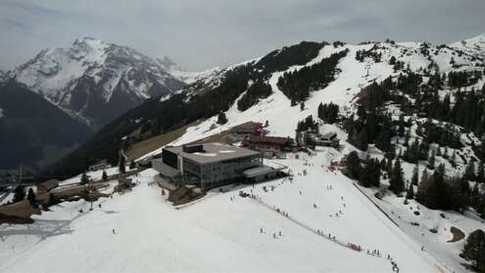 HD Live Webcam Mayrhofen - FlyingCam