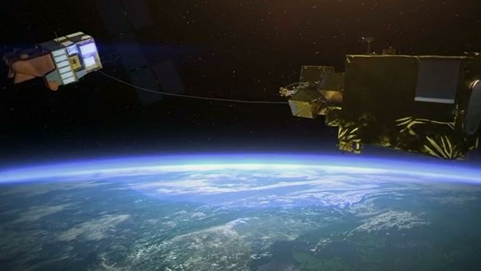 Müllproblem: Weltraumschrott soll mit Harpune eingefangen werden Müllproblem: Weltraumschrott soll mit Harpune eingefangen werden