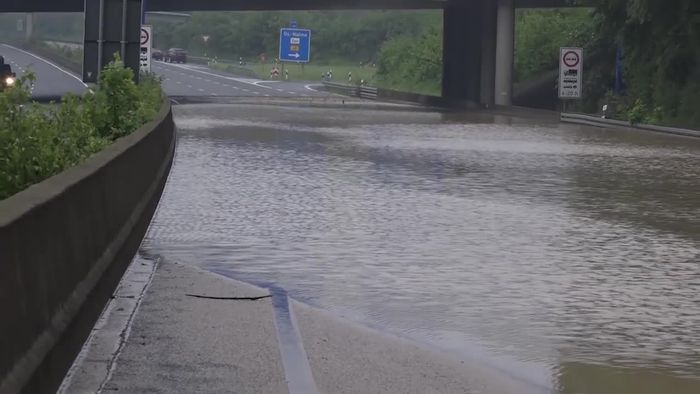 Unwetter tobt über Osnabrück: A30 wegen Überflutung voll gesperrt