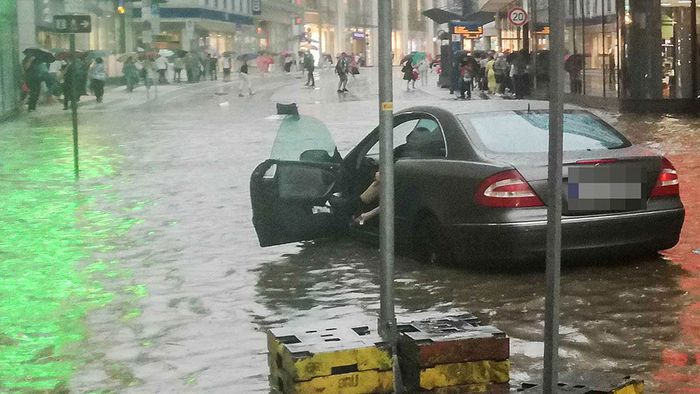 Kapitales Unwetter: Wuppertal säuft ab