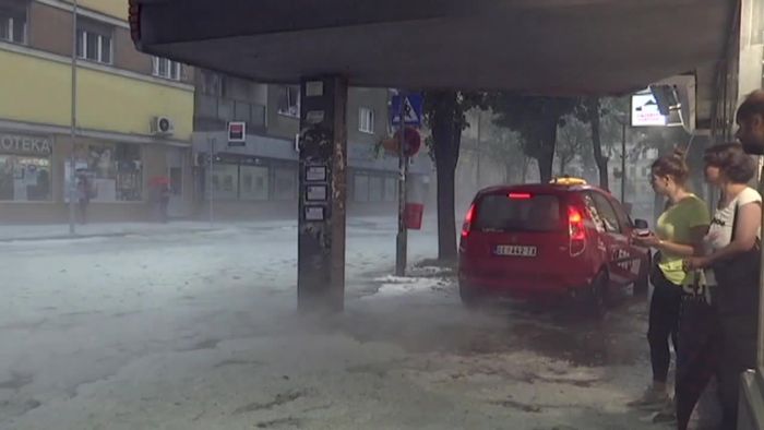 Serbien von heftigem Hagelunwetter getroffen