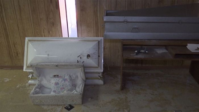 Kinderleiche und Föten-Überreste in Beerdigungsinstitut entdeckt