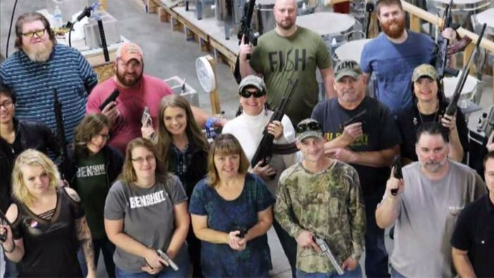 Typisch USA: Firma schenkt Mitarbeitern Waffen zu Weihnachten