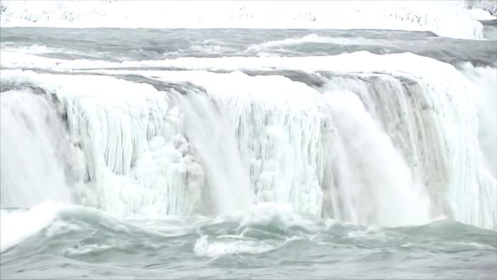 Extreme Kälte: Niagarafälle frieren teilweise ein!