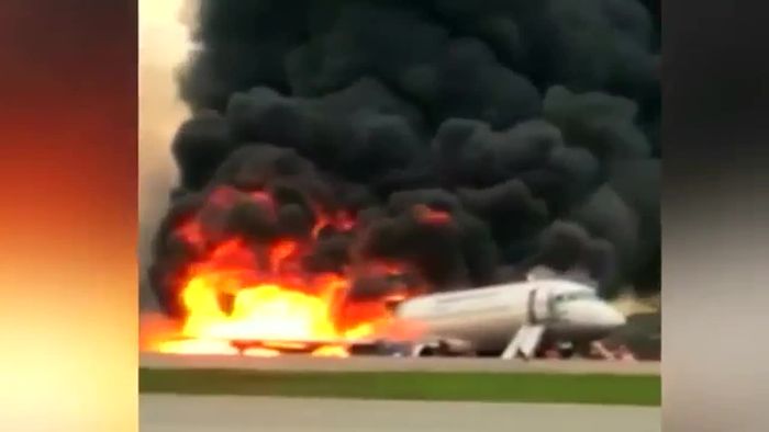 Flugzeugunglück in Moskau: Mehr als 40 Tote nach Notlandung