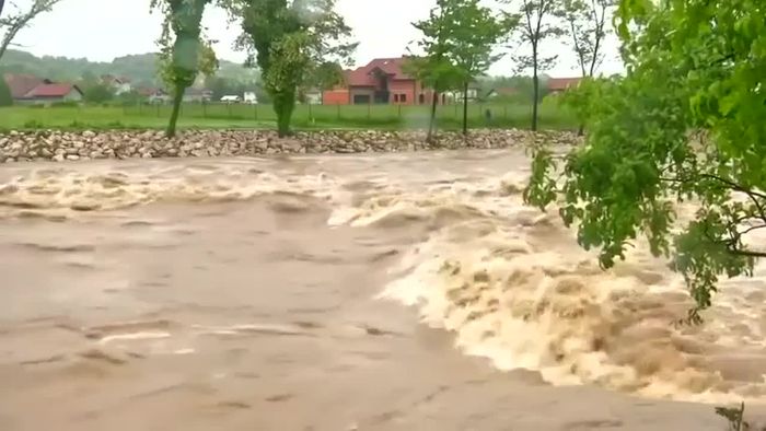 Notstand nach Überflutungen in Bosnien