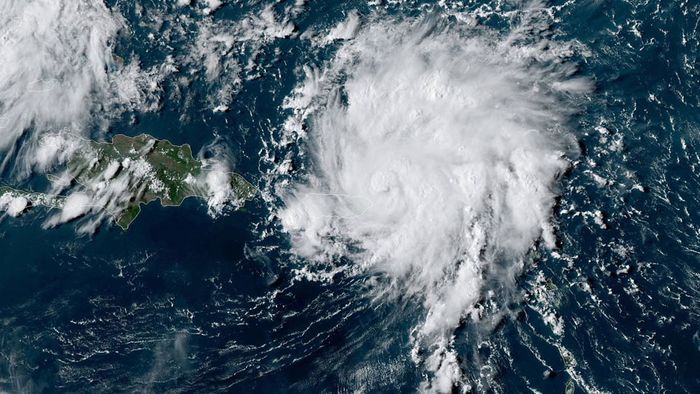 Gefahr von Sturzfluten: Major Hurrikan DORIAN nimmt Kurs auf Florida