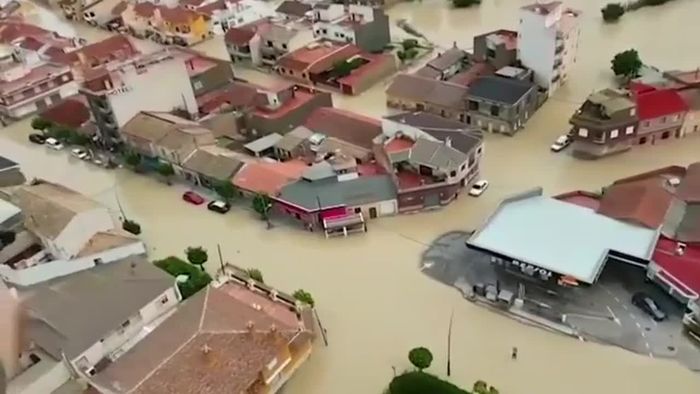 Überflutungen in Spanien: Militär auf Rettungsmission