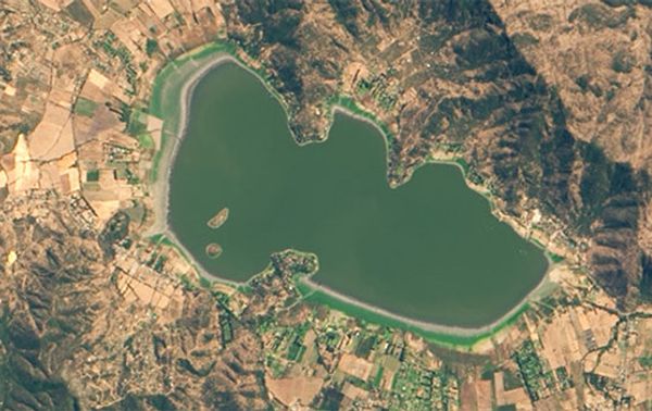 Der Aculeo See war 2014 noch ein beliebtes Wassersport- und Badeziel in Chile.
