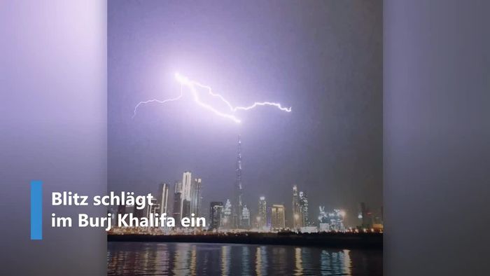 Blitz schlägt im Burj Khalifa ein