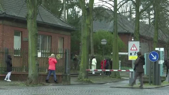 Erste Corona-Tote in Deutschland - "Drive-In"-Schnelltests eingeführt
