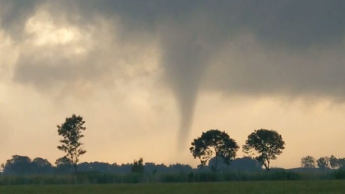Spektakuläre Bilder! Tornado über Niedersachsen