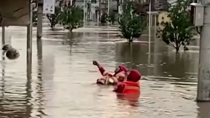 Hunderttausende betroffen! Überschwemmungen in China