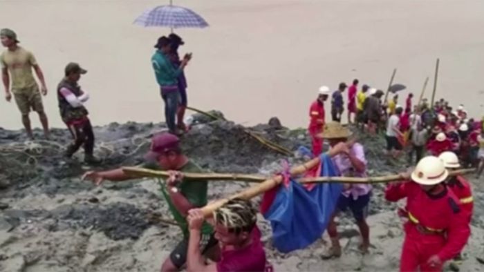Erdrutsch in Myanmar fordert über 100 Tote