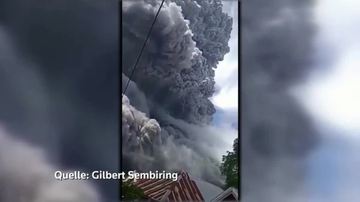 Indonesien: Vulkan Sinabung jagt riesige Aschewolke gen Himmel