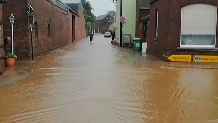 Vollgelaufene Keller, überflutete Straßen - Unwetterbilanz am Wochenende